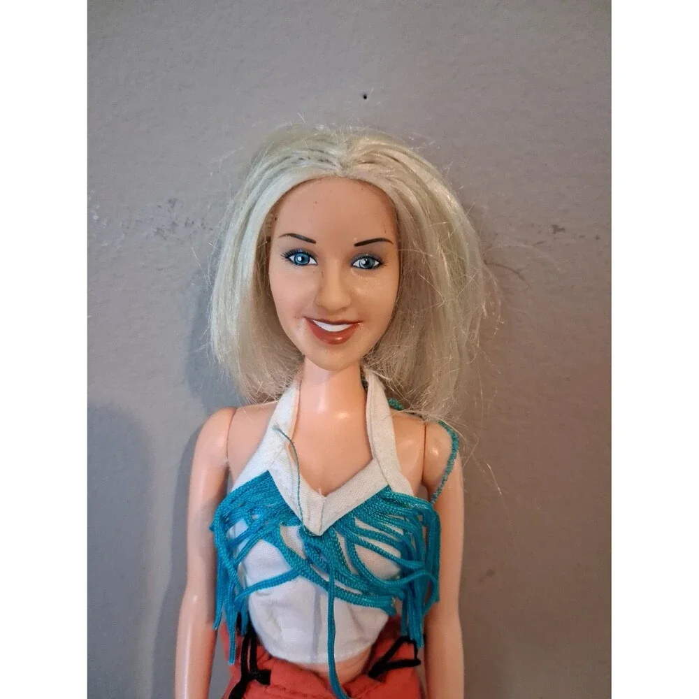 Christina Aguilera Doll incomplete